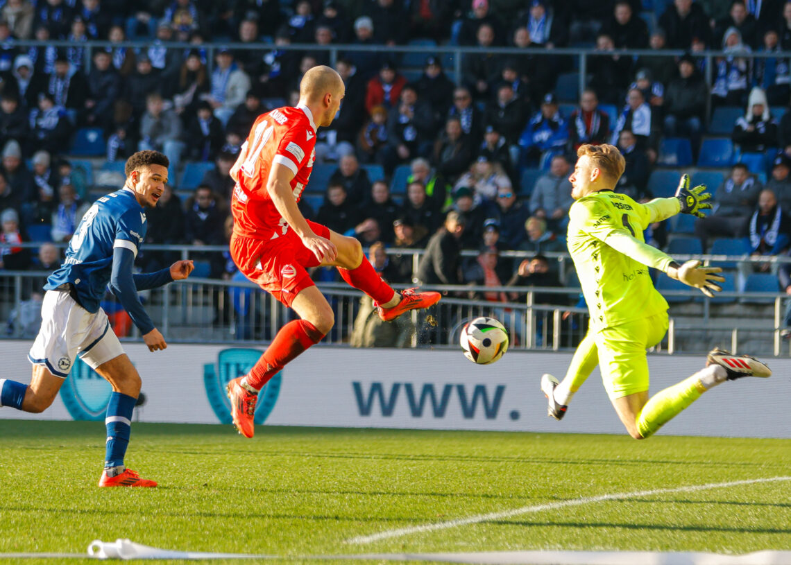 2 0 Auswärtssieg zum Rückrundenstart Energie Cottbus besiegt Bielefeld