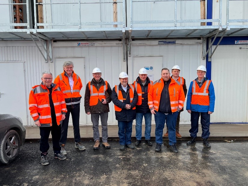 Brandenburgische Wasserakademie zu Besuch auf der TESLA-Baustelle, V.l.n.r.: Dierk Hohmeyer, Dirk Rommel, Dr. Udo Haase, Hans-Reiner Aethner, Peter Sczepanski, Sven Karbaum, Marten Eger, Dr, Lutz Müller.