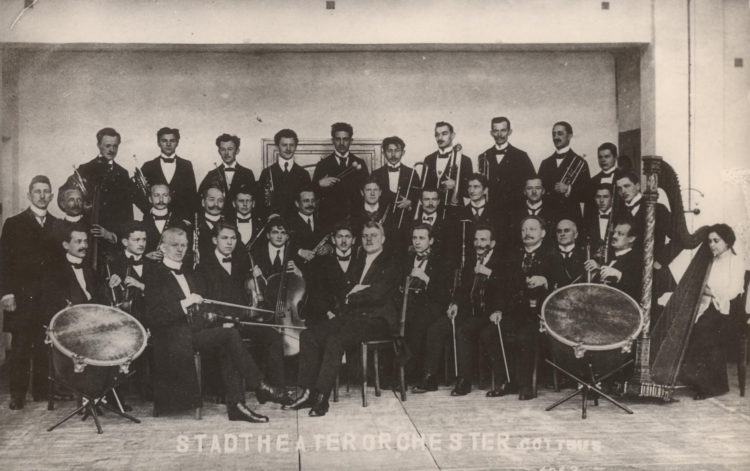 Das Theaterorchester von 1913  (Bild: Theaterarchiv)