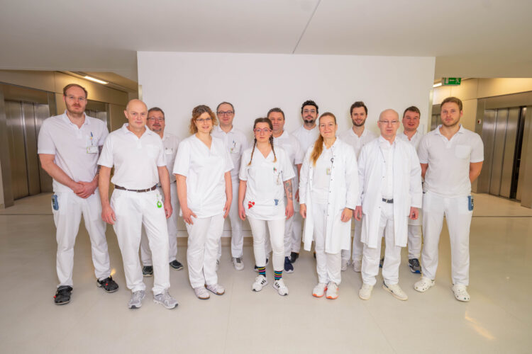 Das Team der Orthopädischen Klinik am CTK freut sich über die Aufrechterhaltung der Zertifizierung. (Bild: Martin Ender / CTK)