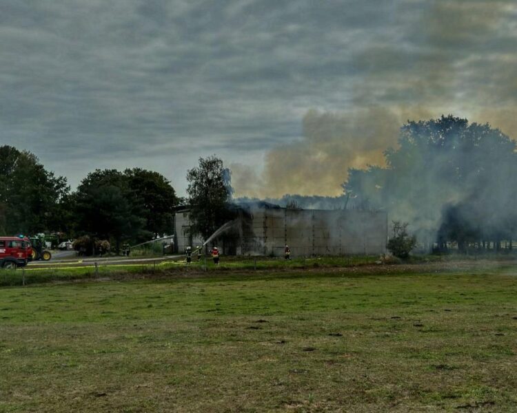 Brand einer Scheune in Uebigau; Foto: FFW Bad Liebenwerda