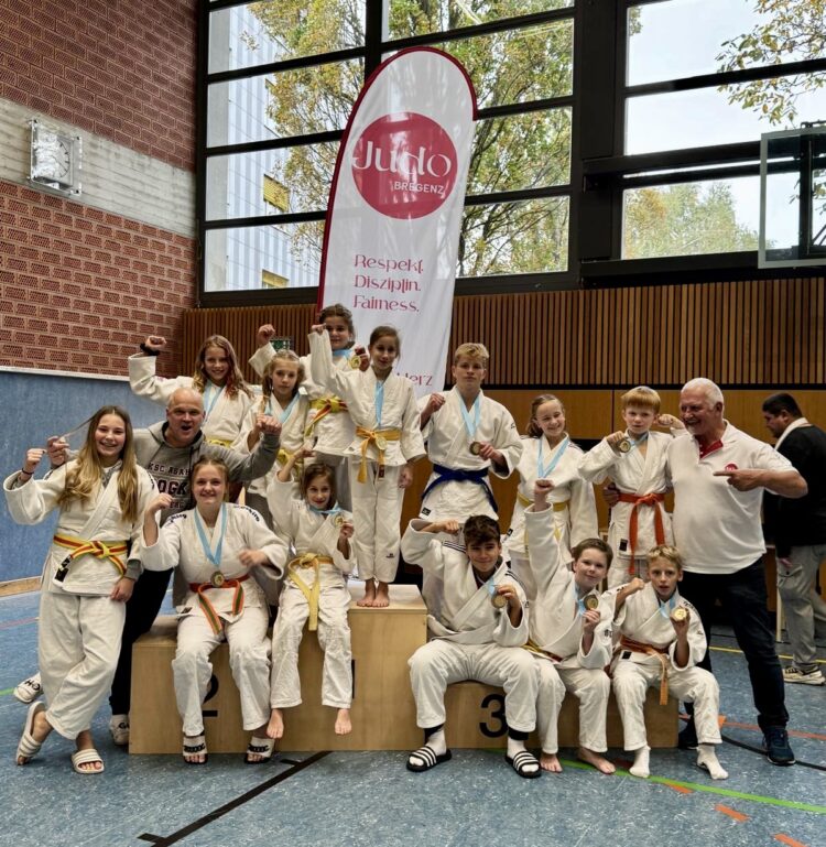 Die Judoka des Leistungszentrum ASAHI Spremberg erkämpfen insgesamt 12 Medaillen bei den 48. Internationalen Bodenseemeisterschaften (Bild: KSC ASAHI)