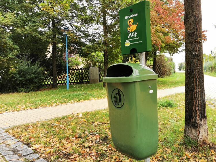 Eine der neuen Hundetoiletten befindet sich in der Gartenstraße, unweit des Busbahnhofs. Foto: Stadt Calau / Jan Hornhauer