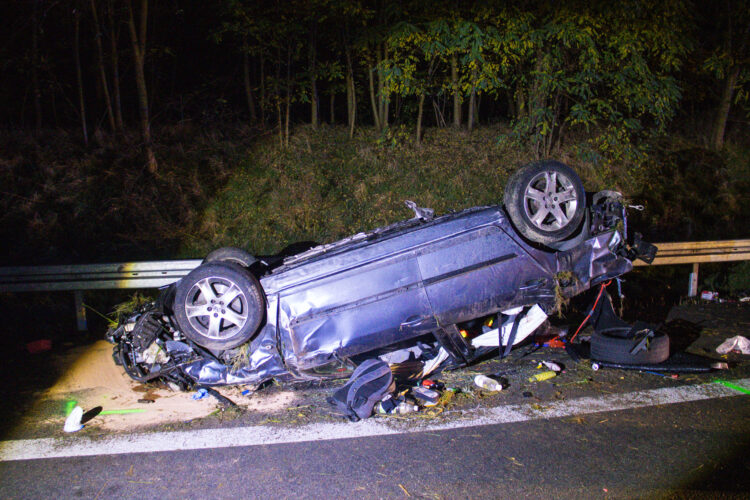 Schwerer Verkehrsunfall auf der A15, fünf Verletzte; Foto: Blaulichtreport Lausitz