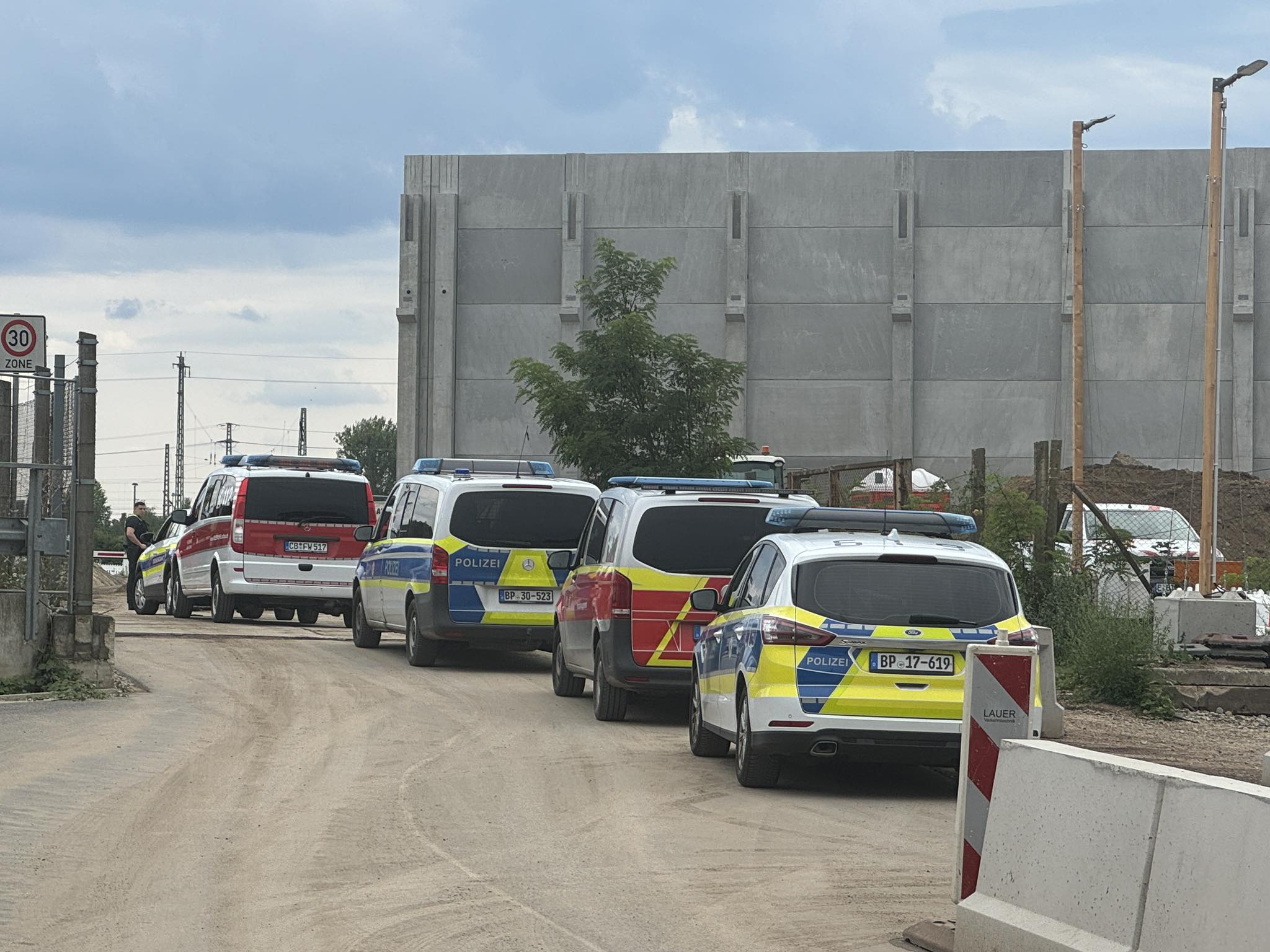 250-Kilo-Bombe Auf Cottbuser Bahngelände Gefunden. Schule Im Sperrkreis ...