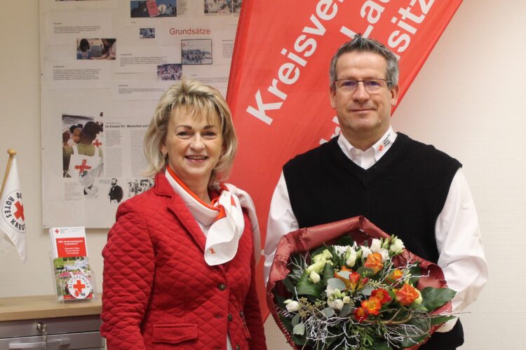 Vorstandsvorsitzende Bianka Sebischka-Klaus begrüßte Karsten Stroczek zum 1. Januar 2025 als weiteres Vorstandsmitglied im DRK-Kreisverband Lausitz (DRK-KV Lausitz/L. Sebischka-Klaus).